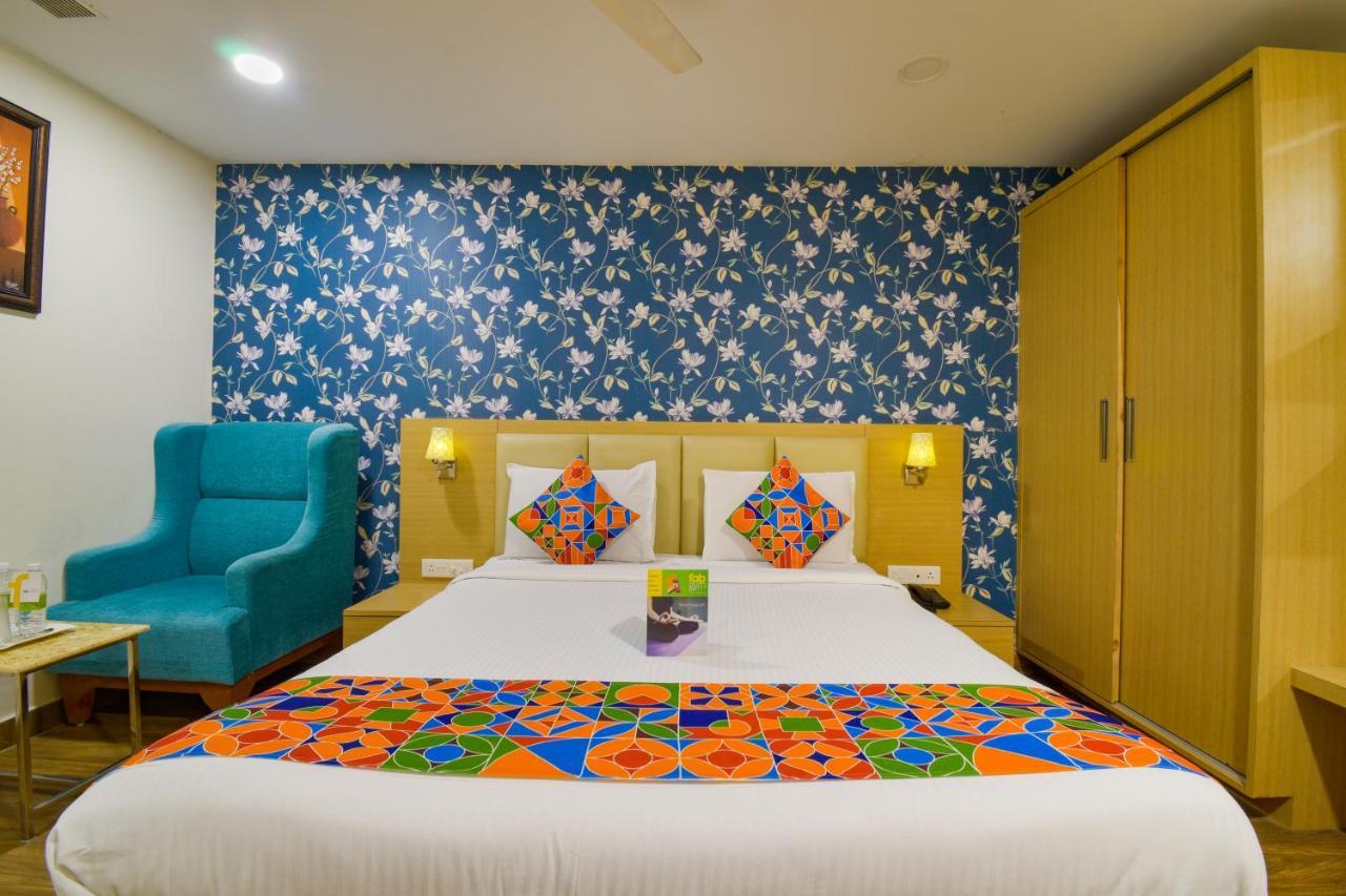 Hotel Raintr33 Hyderabad Luaran gambar