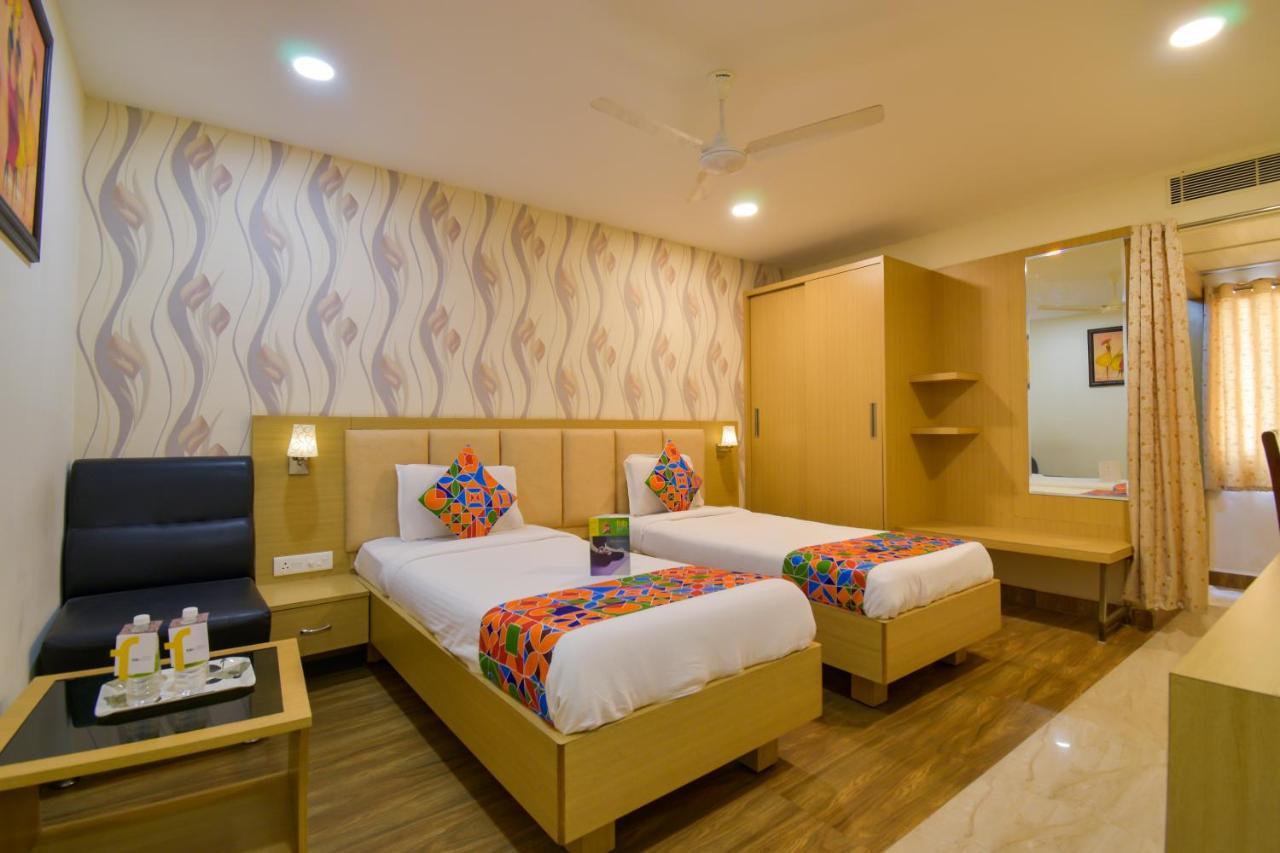 Hotel Raintr33 Hyderabad Luaran gambar