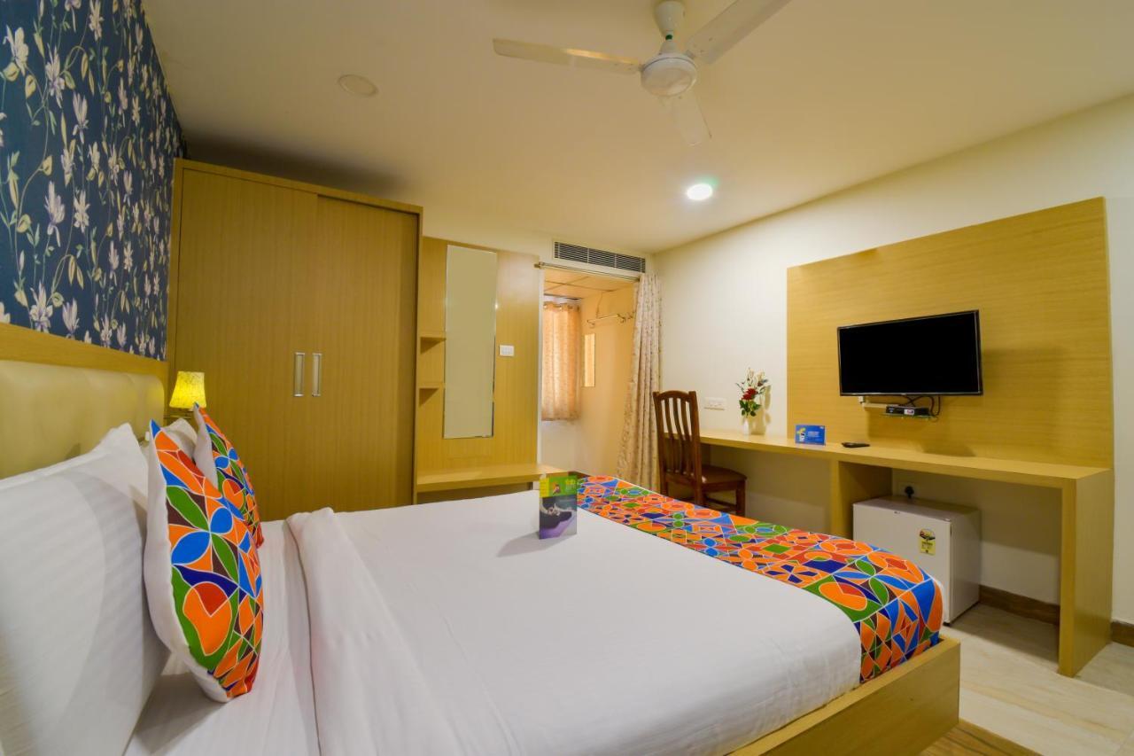 Hotel Raintr33 Hyderabad Luaran gambar