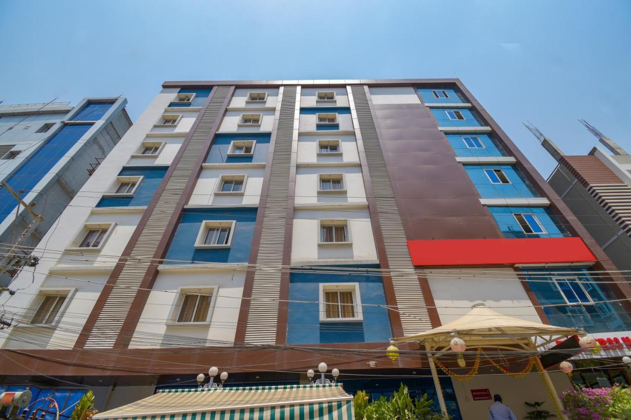 Hotel Raintr33 Hyderabad Luaran gambar