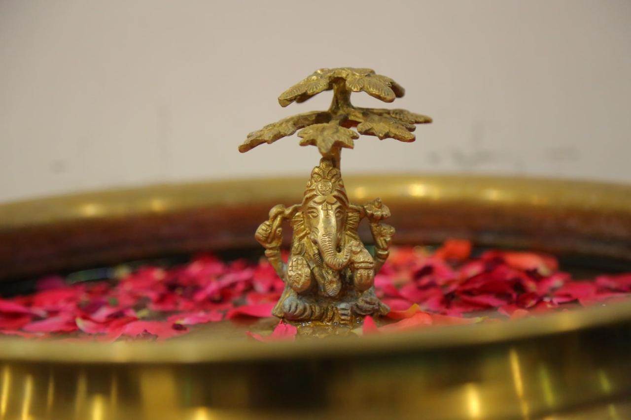 Hotel Raintr33 Hyderabad Luaran gambar