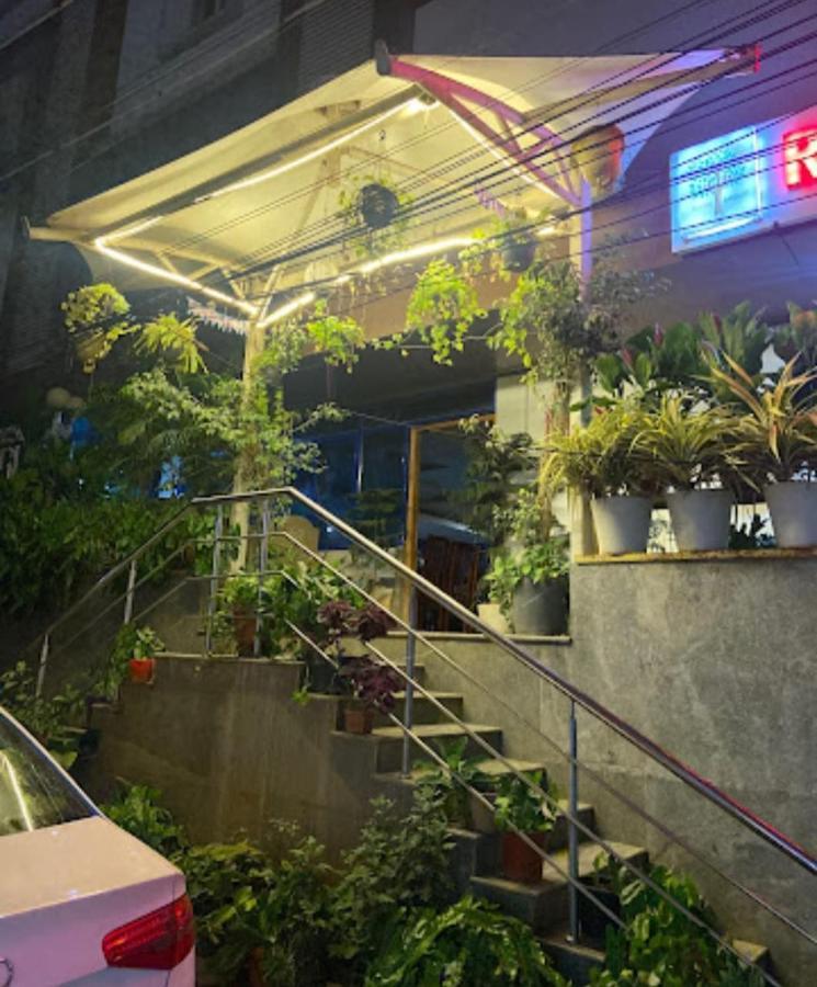 Hotel Raintr33 Hyderabad Luaran gambar